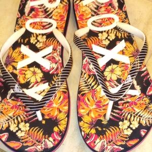 Cute Roxy flip flops
